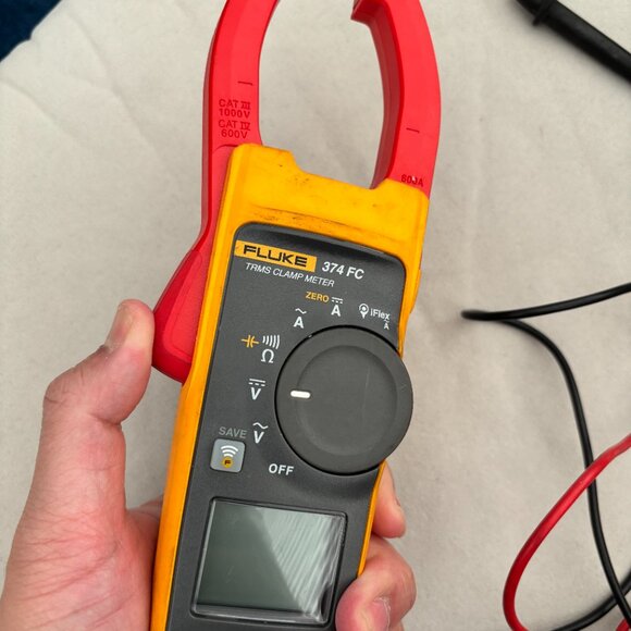 Fluke 374 FC True-RMS AC/DC Clamp Meter - Picture 7 of 7